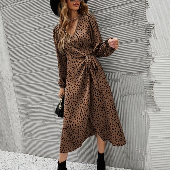 Green Leopard Print Bishop Sleeve Wrap Dress - Picture 3 of 11